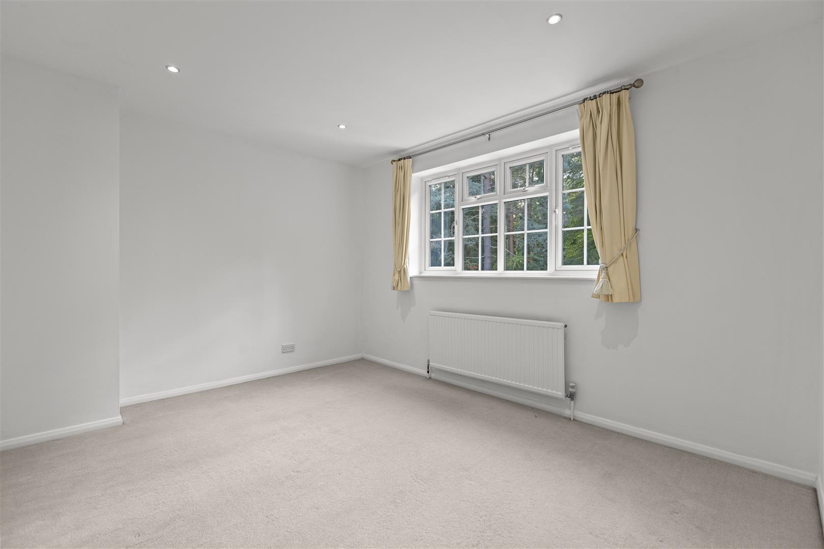 Woodlands Close, Ascot